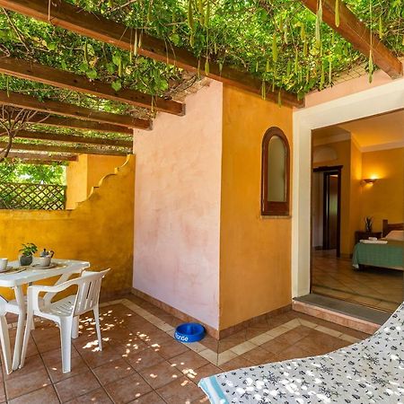 Apartments In Residence With Swimming Pool In Santa Margherita Di Pula, 250 Meters From The Sea Екстериор снимка