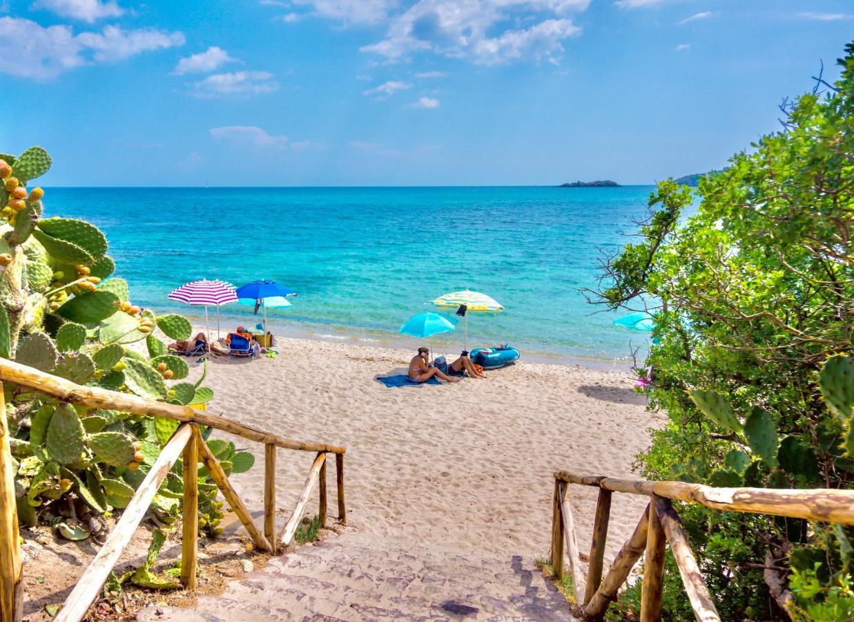 Apartments In Residence With Swimming Pool In Santa Margherita Di Pula, 250 Meters From The Sea Екстериор снимка