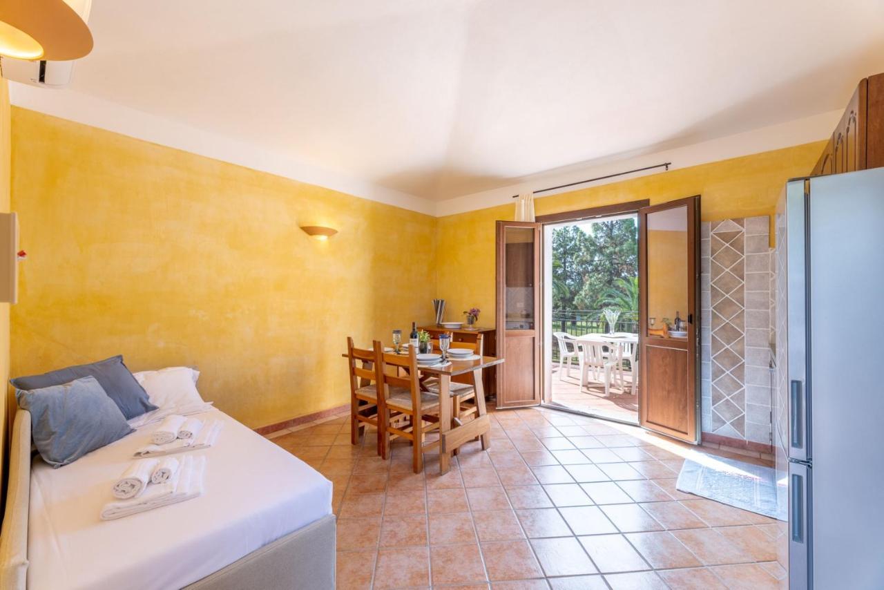 Apartments In Residence With Swimming Pool In Santa Margherita Di Pula, 250 Meters From The Sea Екстериор снимка